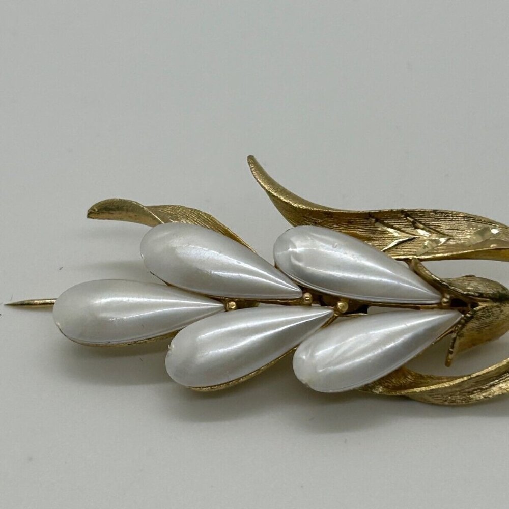 Mamselle Floral Brooch Faux Pearl Freesia Gold-Tone Leaf Finish Vintage Jewelry - Picture 8 of 10